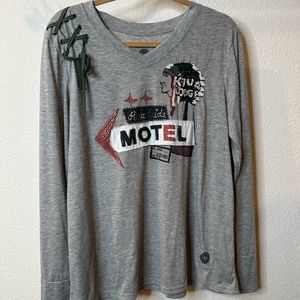 Double D Ranch Kiva Lodge Tee -XL NWT